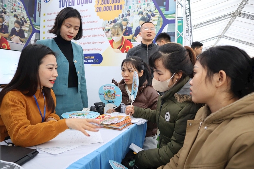 Mức đóng BHXH bắt buộc thực hiện đúng mức lương ghi theo hợp đồng lao động