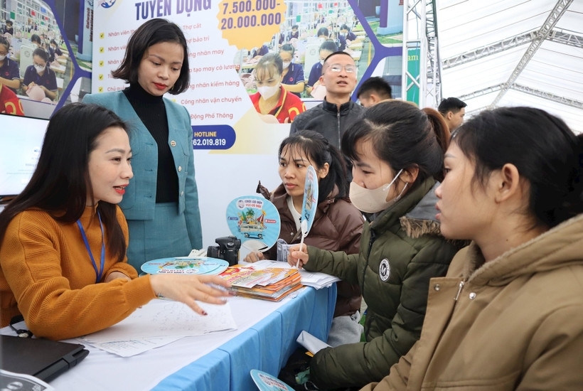 Mức đóng BHXH bắt buộc thực hiện đúng mức lương ghi theo hợp đồng lao động