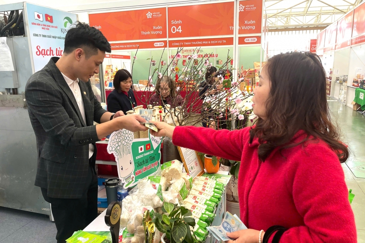 Hội chợ Mùa Xuân 2026: Sôi động các gian hàng nông sản sạch, ẩm thực, làng nghề