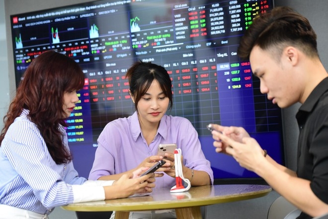 Chọn đúng cổ phiếu cho “giỏ hàng Tết” Chọn đúng cổ phiếu cho “giỏ hàng Tết”