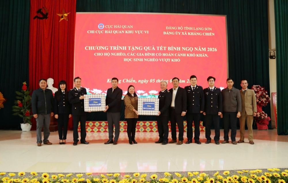 Hải quan khu vực VI cam kết sẽ luôn kịp thời hỗ trợ xã Kháng Chiến tháo gỡ khó khăn, chung tay thực hiện các mục tiêu phát triển kinh tế.