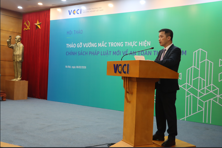 Ông Đậu Anh Tuấn - Phó Tổng thư ký, Trưởng ban Pháp chế VCCI phát biểu khai mạc Hội thảo. 