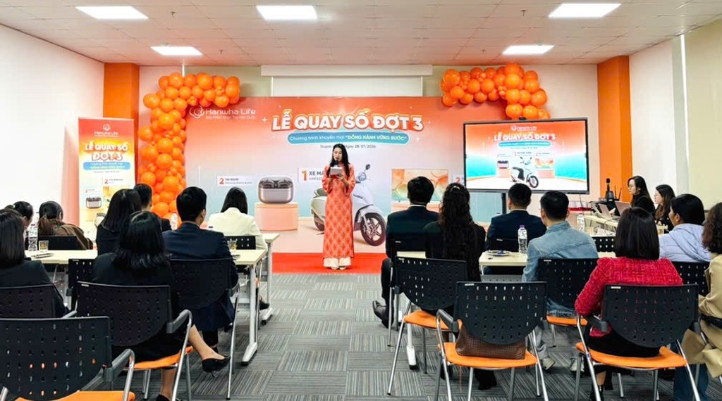 Hanwha Life công bố khách hàng trúng thưởng đợt 3 chương trình “Đồng hành vững bước” Hanwha Life công bố khách hàng trúng thưởng đợt 3 chương trình “Đồng hành vững bước”