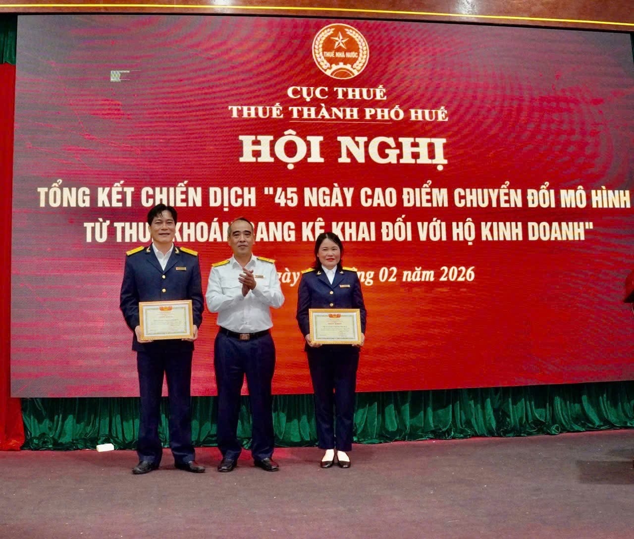 Thuế TP. Huế tổng kết Chiến dịch 45 ngày cao điểm chuyển đổi từ thuế khoán sang kê khai