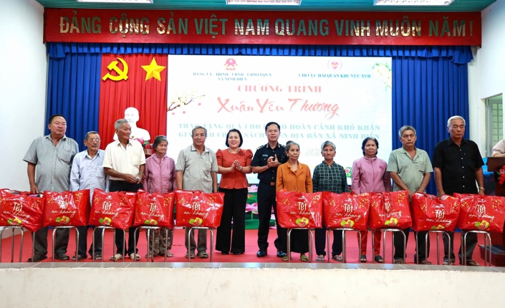 Hải quan khu vực XVII trao hơn 3.150 phần quà Tết cho người dân khó khăn tại Tây Ninh