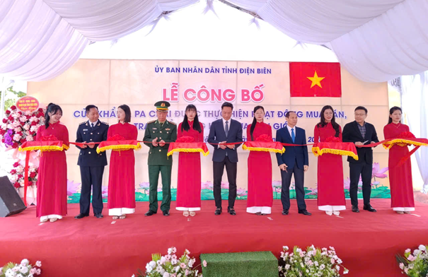 Chính thức mua bán, trao đổi hàng hóa qua Cửa khẩu A Pa Chải