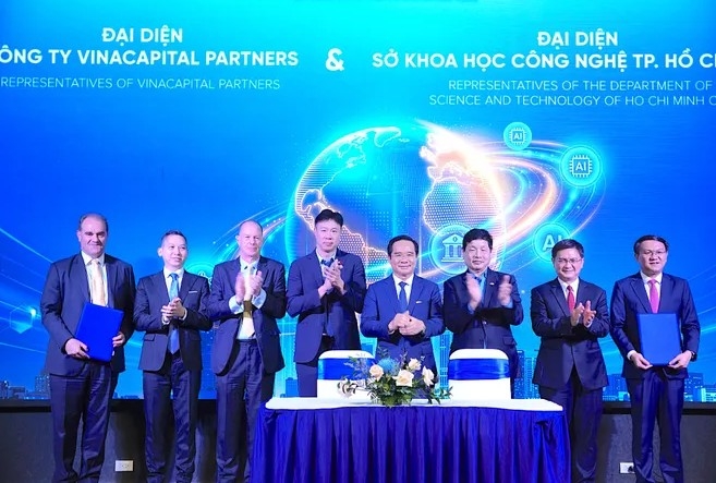 Hiệu lệnh mới từ Trung tâm tài chính quốc tế TP. Hồ Chí Minh (bài 2): Tấp nập nhà đầu tư tiên phong Hiệu lệnh mới từ Trung tâm tài chính quốc tế TP. Hồ Chí Minh (bài 2): Tấp nập nhà đầu tư tiên phong