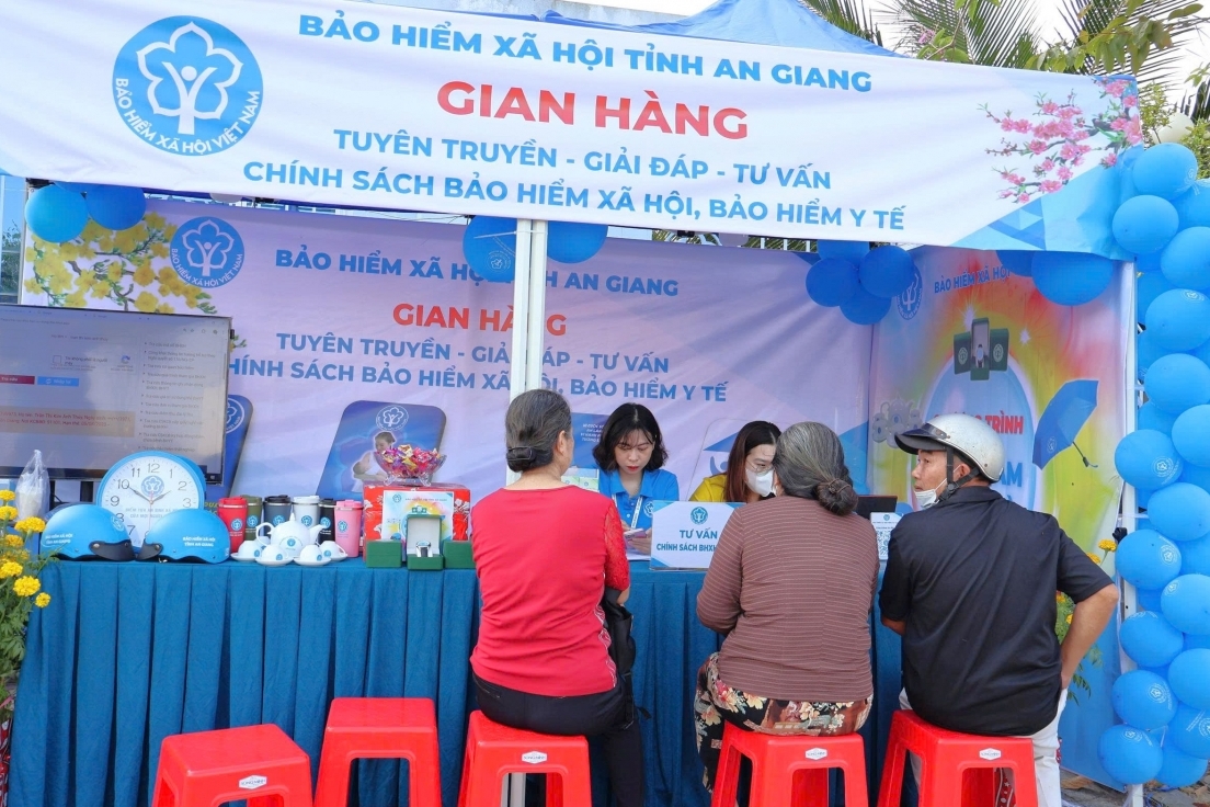 An Giang: Tổ chức gian hàng an sinh tư vấn chính sách cho người dân dịp Tết
