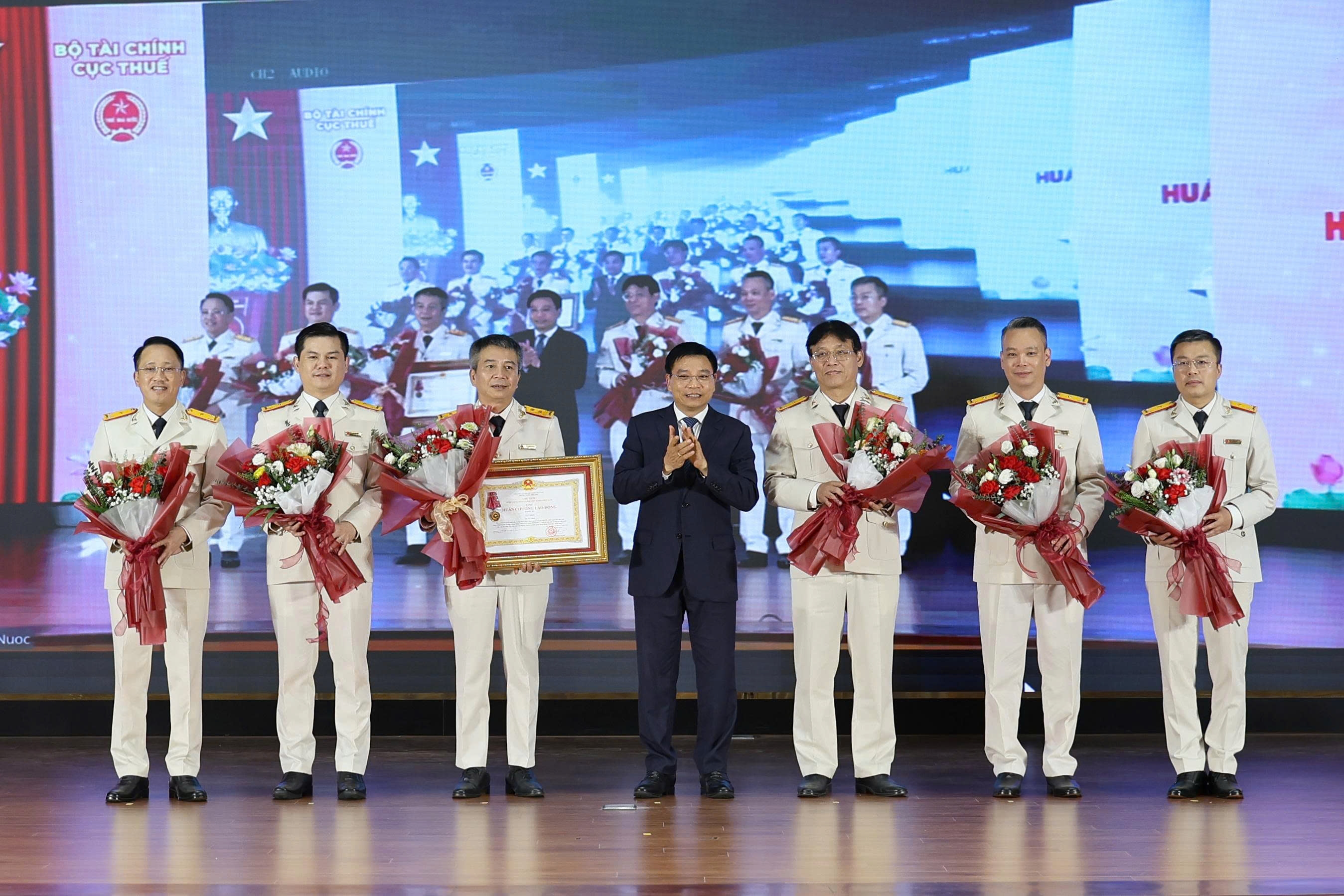 EMAGAZINE: Ngành Thuế: Đoàn kết, kỷ luật, đột phá, sáng tạo để hoàn thành nhiệm vụ thu 2026