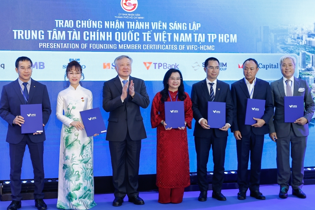 Hiệu lệnh mới từ Trung tâm tài chính quốc tế TP. Hồ Chí Minh (bài 2):  Tấp nập nhà đầu tư tiên phong