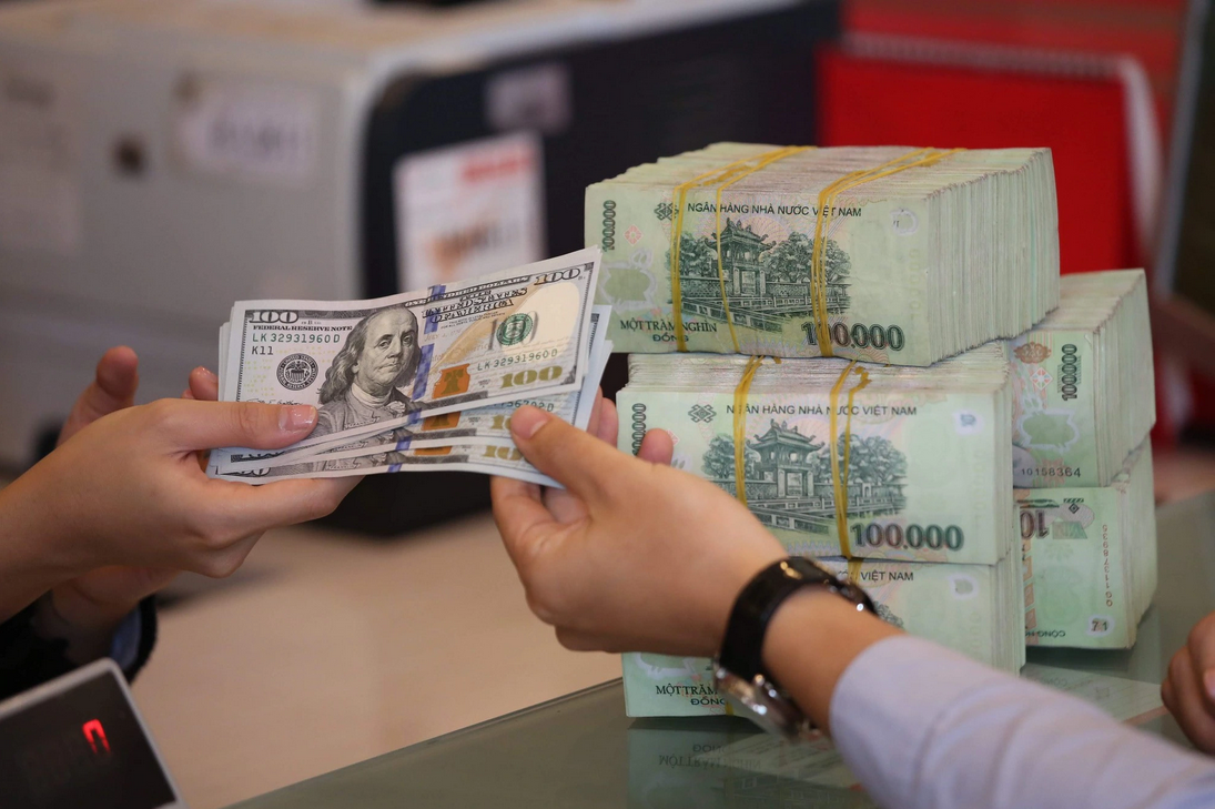 Thanh khoản ngắn hạn biến động mạnh, nhưng rủi ro hệ thống vẫn trong tầm kiểm soát Thanh khoản ngắn hạn biến động mạnh, nhưng rủi ro hệ thống vẫn trong tầm kiểm soát