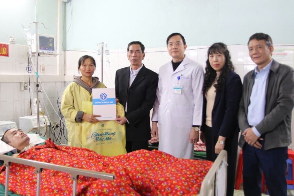 Bảo hiểm xã hội tỉnh Tuyên Quang lan tỏa yêu thương từ tấm thẻ bảo hiểm y tế