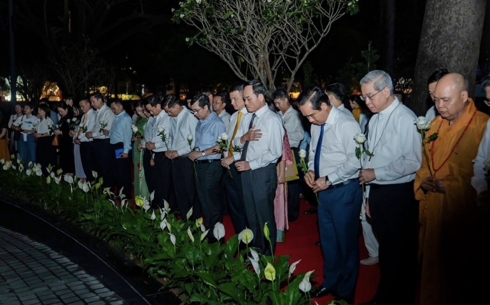 TP. Hồ Chí Minh khánh thành công viên tưởng niệm nạn nhân Covid-19: Khoảng xanh nhân văn giữa lòng đô thị TP. Hồ Chí Minh khánh thành công viên tưởng niệm nạn nhân Covid-19: Khoảng xanh nhân văn giữa lòng đô thị