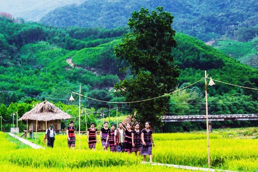Đưa các chương trình mục tiêu quốc gia vào cuộc sống, dẫn dắt phát triển bền vững