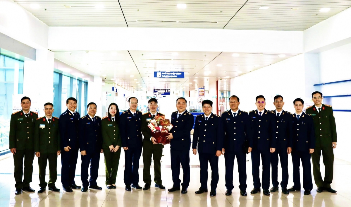Hải quan khu vực III đảm bảo thông quan thông suốt ngày từ đầu Xuân mới
