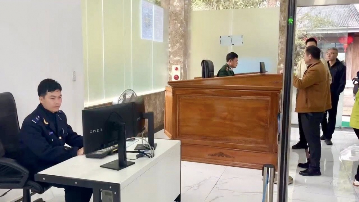 Hải quan khu vực XVI bảo đảm xuất nhập cảnh thông suốt tại thác Bản Giốc dịp Tết