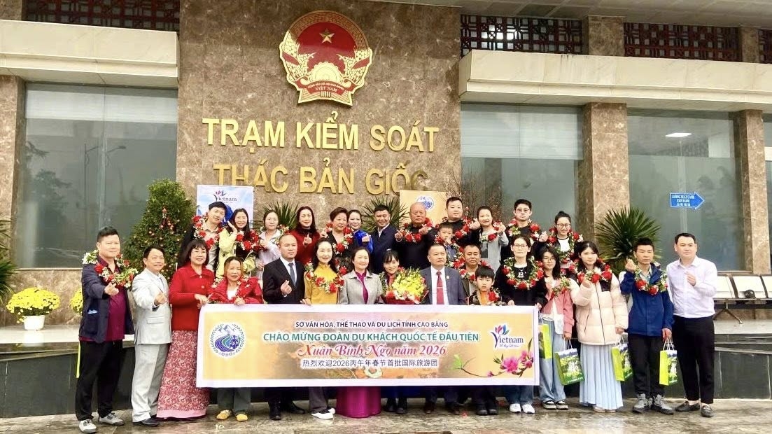 Hải quan khu vực XVI bảo đảm xuất nhập cảnh thông suốt tại thác Bản Giốc dịp Tết