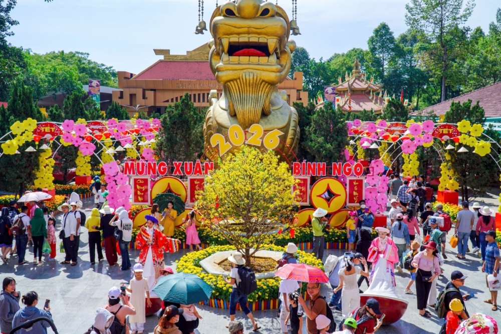 Doanh thu du lịch TP. Hồ Chí Minh dịp Tết ước đạt 12.150 tỷ đồng Doanh thu du lịch TP. Hồ Chí Minh dịp Tết ước đạt 12.150 tỷ đồng