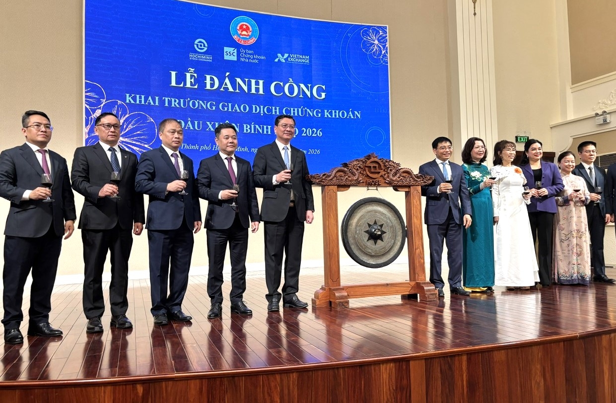 Những hình ảnh Bộ trưởng Nguyễn Văn Thắng đánh cồng khai trương giao dịch chứng khoán đầu Xuân Bính Ngọ Những hình ảnh Bộ trưởng Nguyễn Văn Thắng đánh cồng khai trương giao dịch chứng khoán đầu Xuân Bính Ngọ