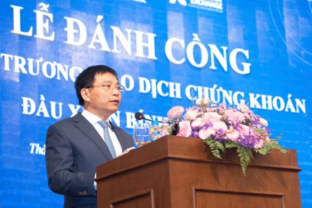 Bộ trưởng Nguyễn Văn Thắng đánh cồng khai trương giao dịch chứng khoán đầu Xuân Bính Ngọ Bộ trưởng Nguyễn Văn Thắng đánh cồng khai trương giao dịch chứng khoán đầu Xuân Bính Ngọ