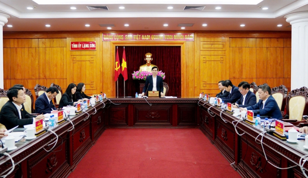 ông Hoàng Quốc Khánh yêu cầu Hải quan khu vực VI giữ vững đoàn kết siết chặt kỷ luật kỷ cương hành chính.
