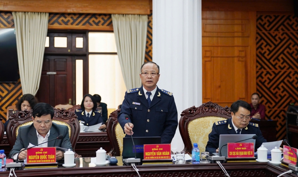Đại diện lãnh đạo Chi cục Hải quan khu vực VI kiến nghị UBND tỉnh Lạng Sơn tiếp tục đầu tư nâng cấp hạ tầng.