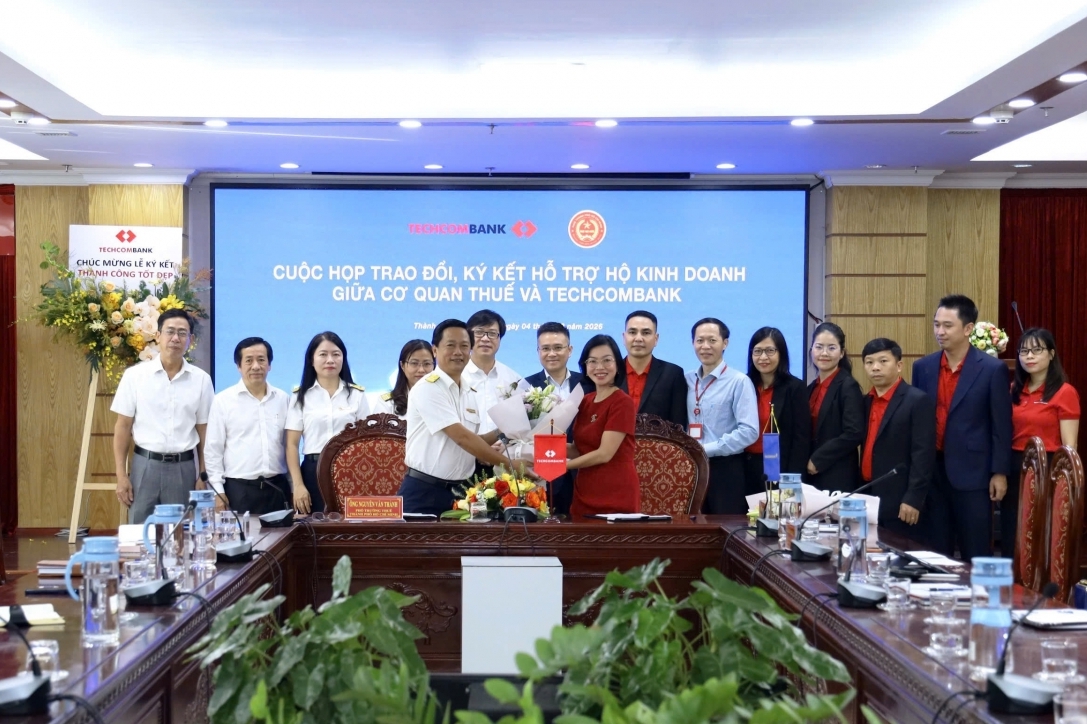 Thuế TP. Hồ Chí Minh và Techcombank ký thỏa thuận hỗ trợ hộ kinh doanh thích ứng chính sách thuế mới 2026