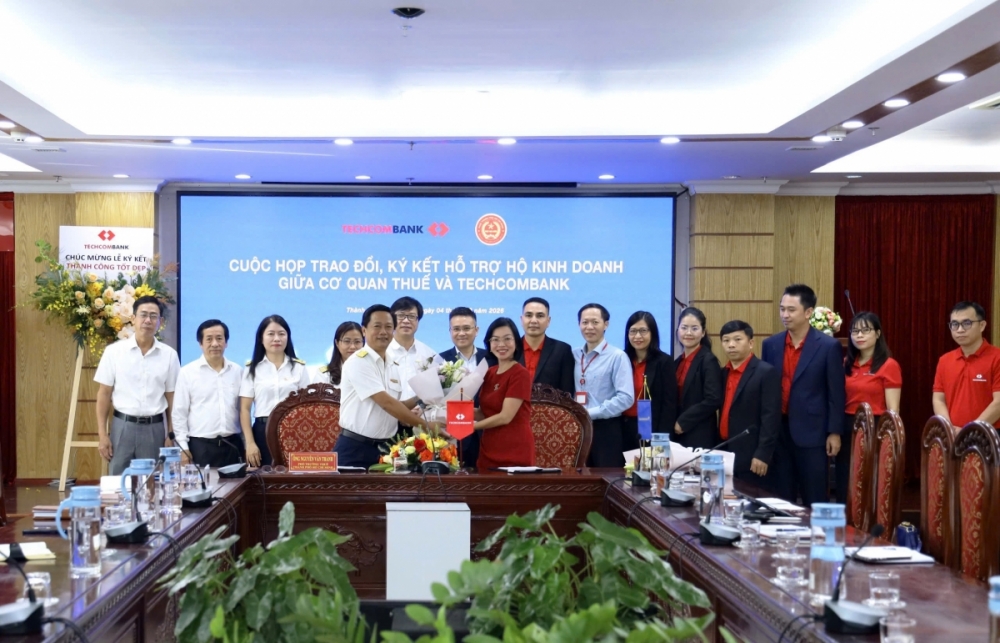 Thuế TP. Hồ Chí Minh và Techcombank ký thỏa thuận hỗ trợ hộ kinh doanh thích ứng chính sách thuế mới 2026