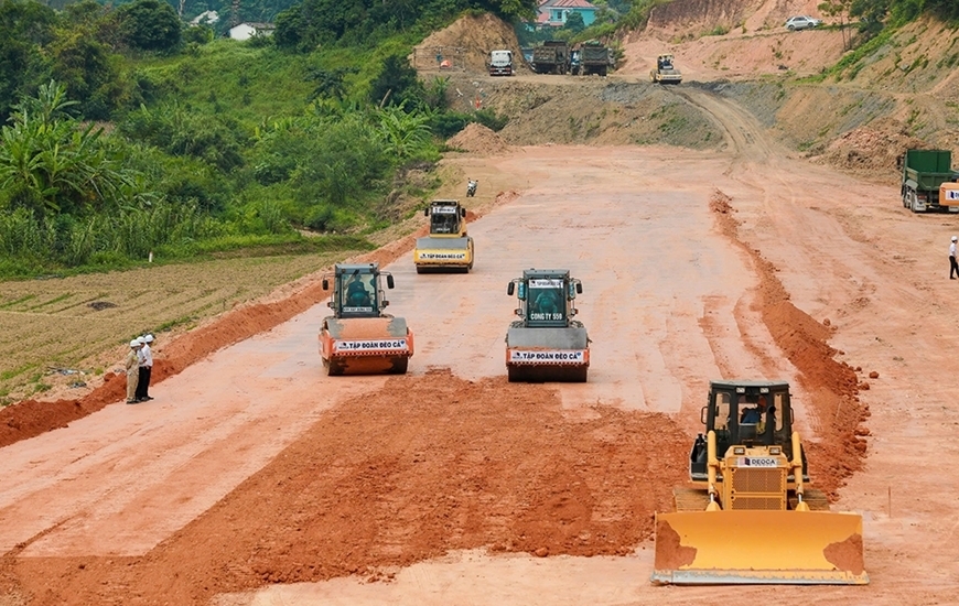 Bổ sung vốn cho hai dự án cao tốc Hữu Nghị - Chi Lăng và Đồng Đăng - Trà Lĩnh Bổ sung vốn cho hai dự án cao tốc Hữu Nghị - Chi Lăng và Đồng Đăng - Trà Lĩnh