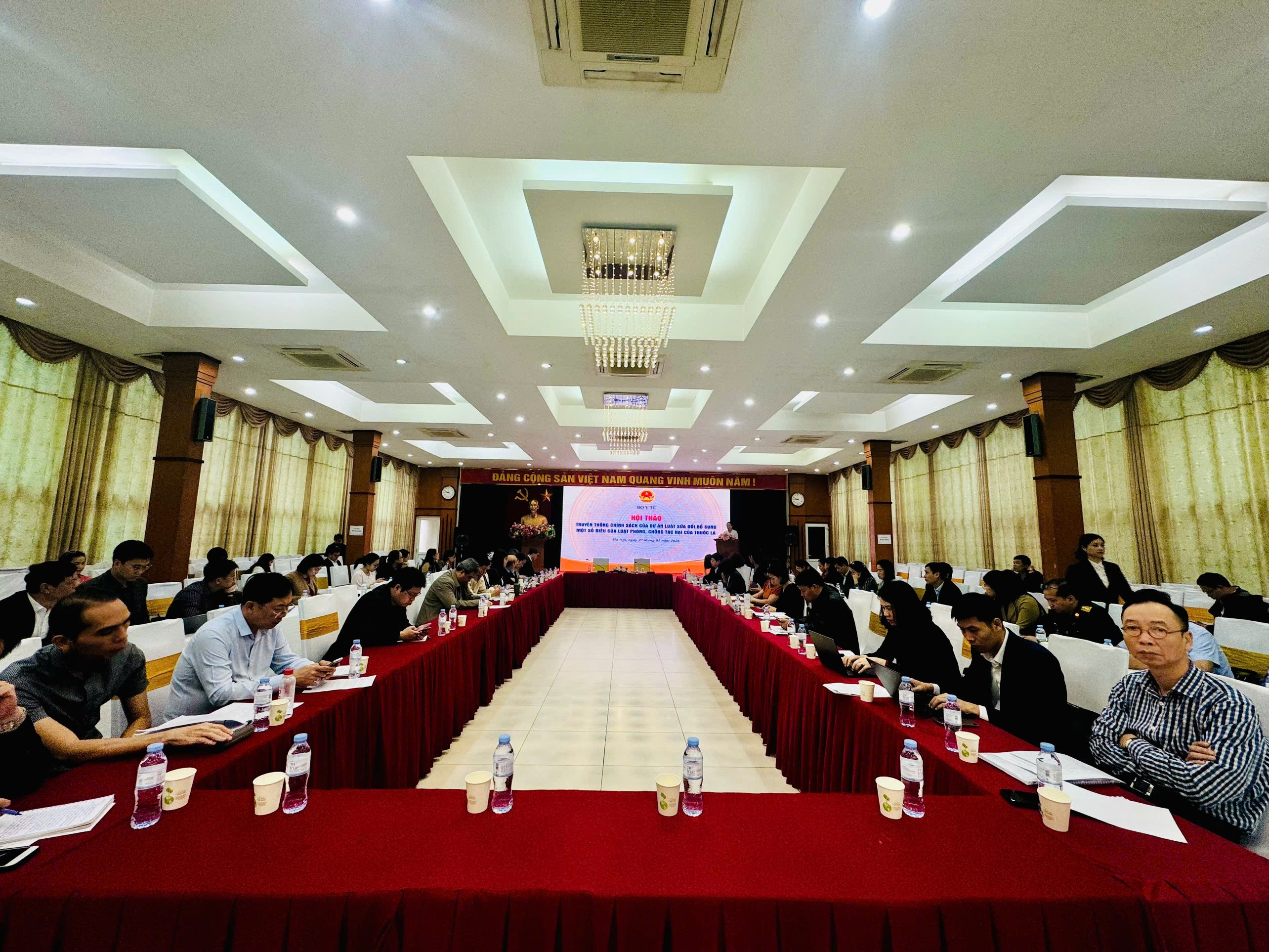 Đề xuất đưa quy định cấm thuốc lá điện tử, thuốc lá nung nóng vào luật