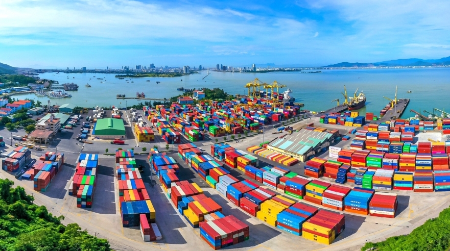 Cảng biển Việt Nam 2026: Giá dịch vụ tăng và sự phân hóa cổ phiếu