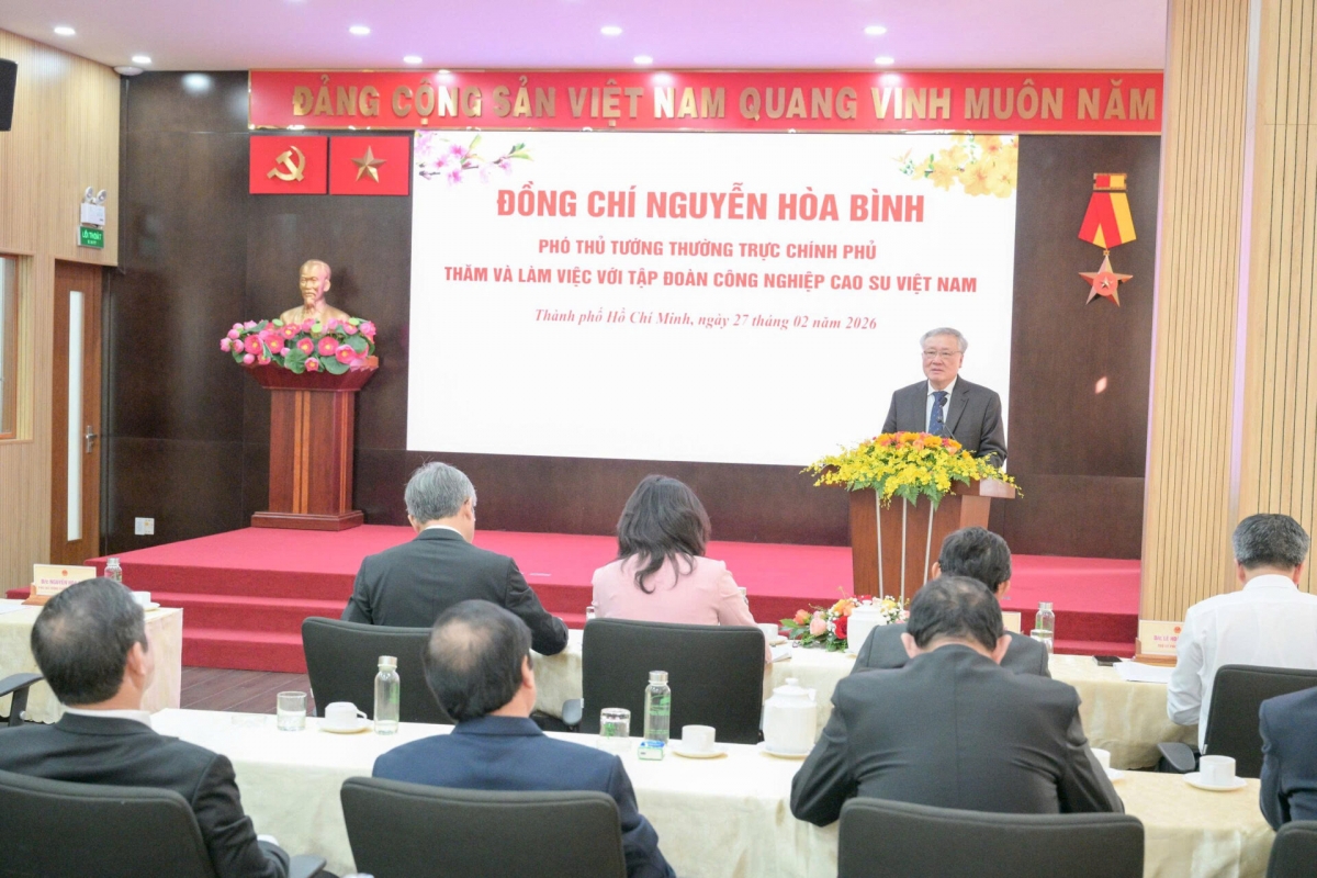 Phó Thủ tướng Chính phủ Nguyễn Hòa Bình thăm làm việc tại Tập đoàn Công nghiệp cao su Việt Nam