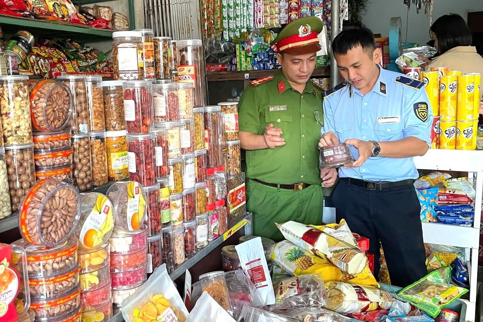 Gia Lai: Không khoan nhượng với buôn lậu, hàng giả