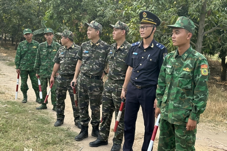 Hải quan khu vực XX và Biên phòng chung tay bảo vệ an ninh biên giới