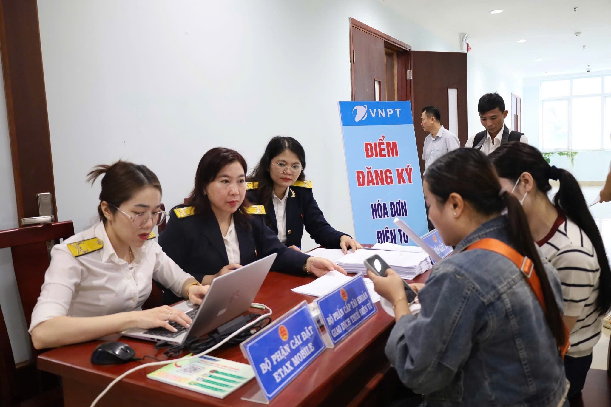 Từ 5/3: hộ kinh doanh doanh thu trên 3 tỷ đồng/năm phải tính thuế theo thu nhập
