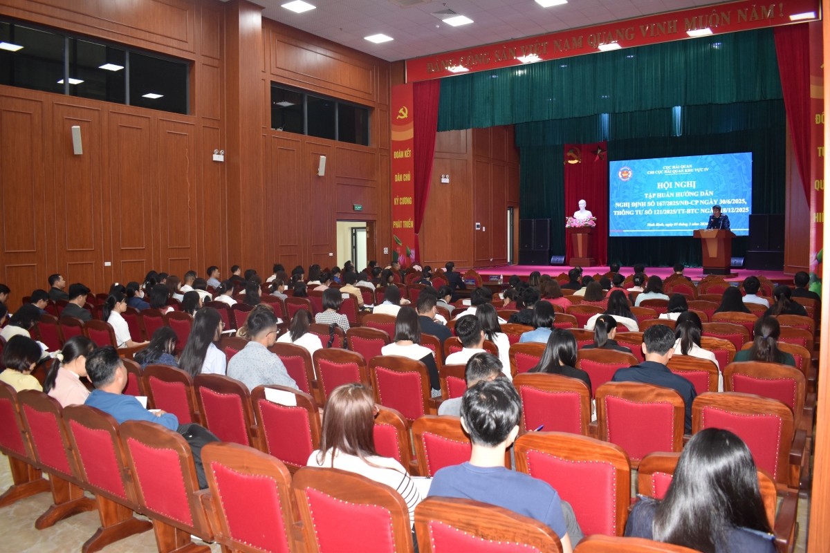 Hải quan khu vực IV cập nhật nhiều chính sách, quy định mới cho doanh nghiệp
