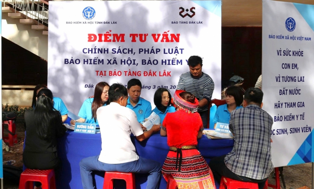 Đến 