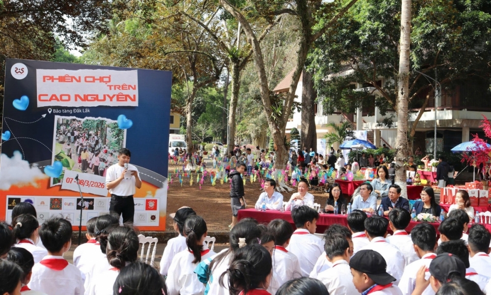 Đến 