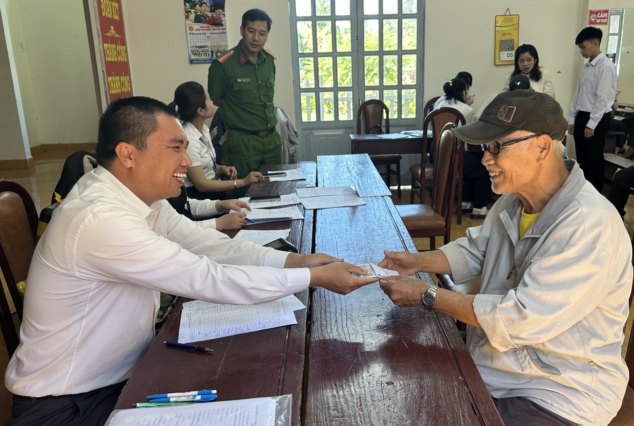Lâm Đồng: Đảm bảo quyền lợi thông suốt cho người tham gia bảo hiểm xã hội, bảo hiểm y tế