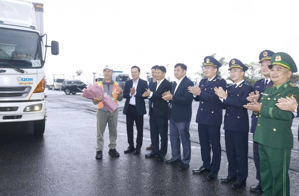 Quảng Ninh thúc đẩy xuất nhập khẩu qua cửa khẩu, cảng biển
