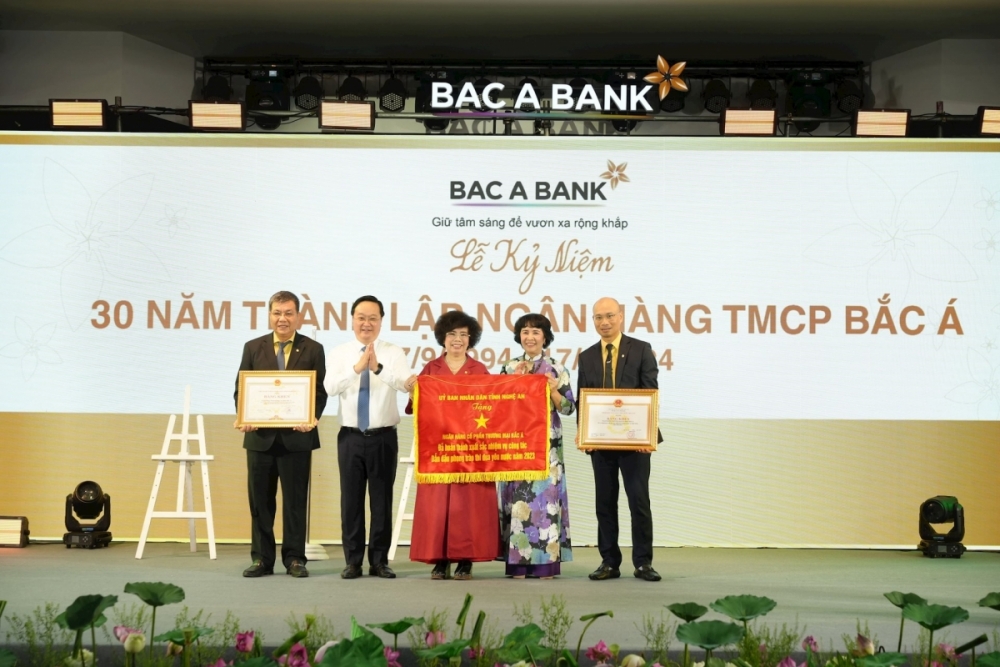 Những “bông hồng quyền lực” trong ngành Ngân hàng Những “bông hồng quyền lực” trong ngành Ngân hàng