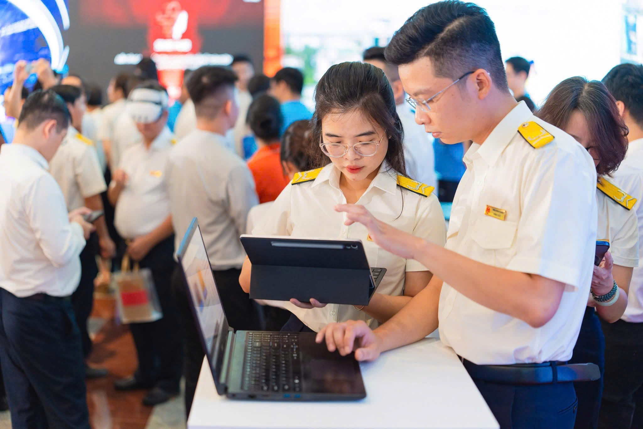 Thúc đẩy thanh toán không dùng tiền mặt để minh bạch hóa quản lý thuế