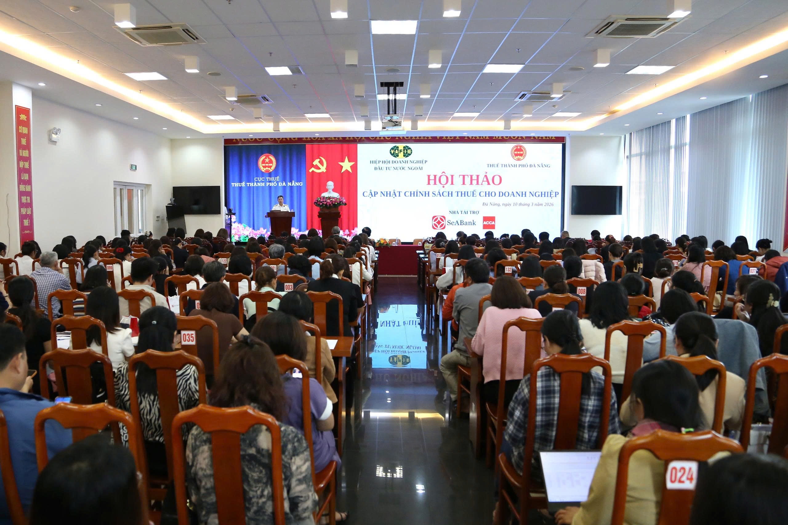 Lấy người nộp thuế làm trung tâm để hỗ trợ doanh nghiệp tuân thủ và phát triển