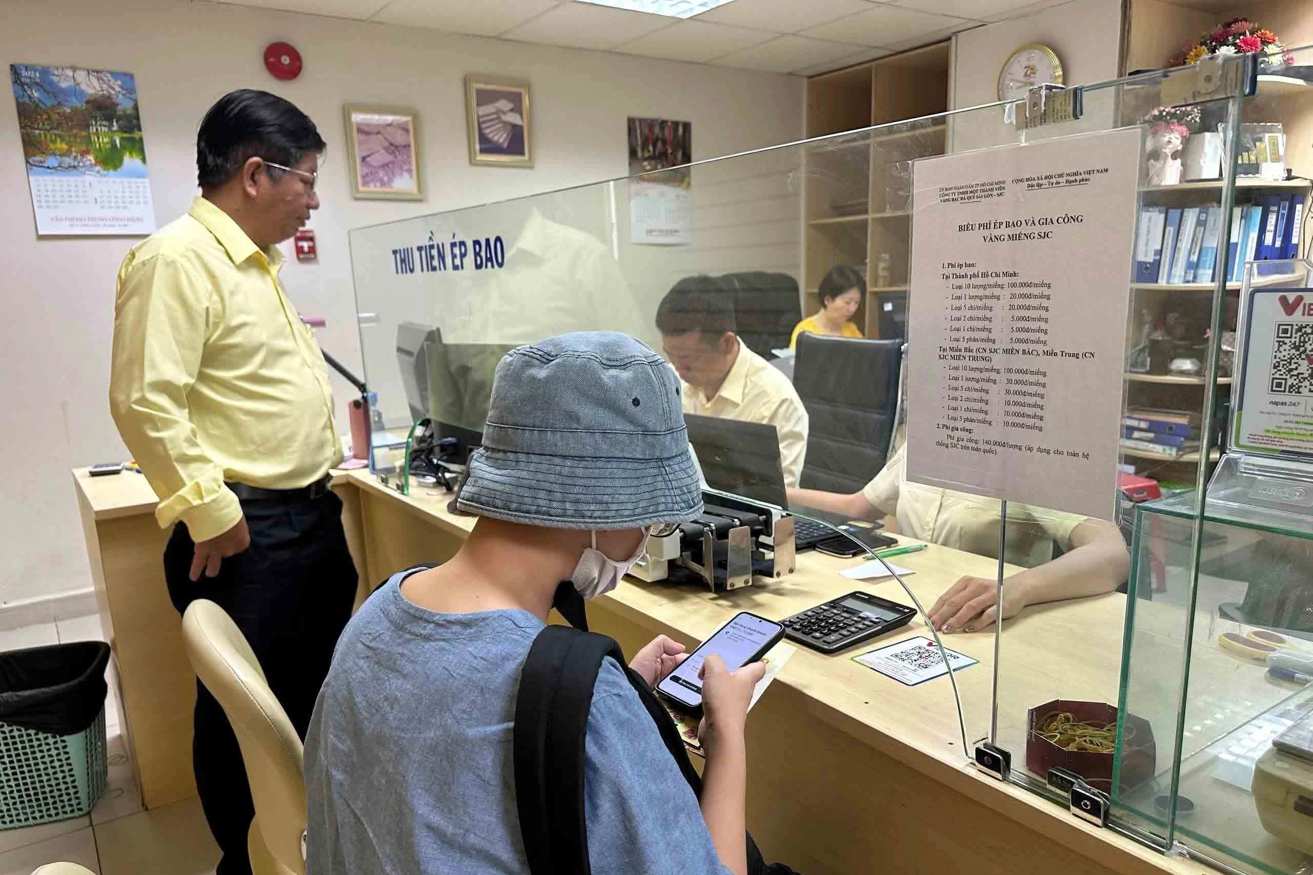 Kinh doanh vàng vào “tầm ngắm” khi ngành Thuế siết chặt thanh toán tiền mặt