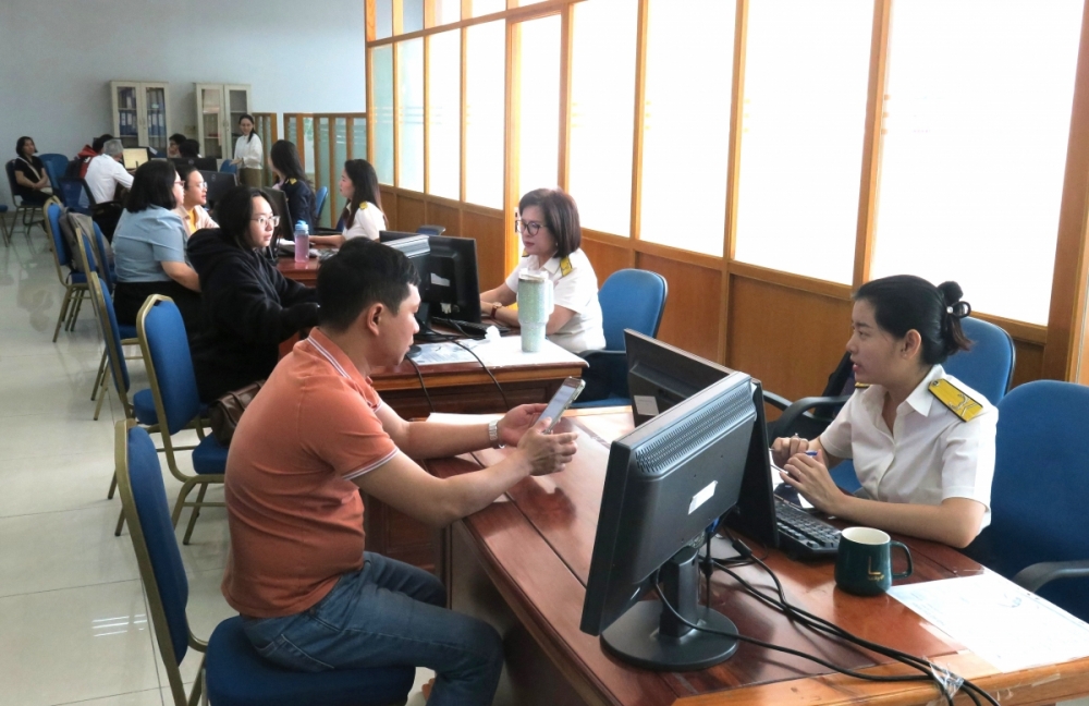 Thuế TP. Hồ Chí Minh: Tiếp tục đồng hành, hỗ trợ hộ kinh doanh thực hiện chính sách thuế mới