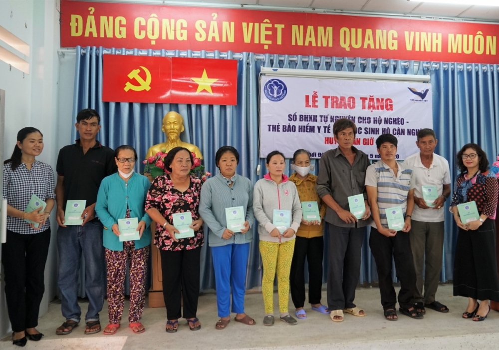 TP. Hồ Chí Minh triển khai Nghị quyết hỗ trợ bảo hiểm xã hội tự nguyện cho người khó khăn
