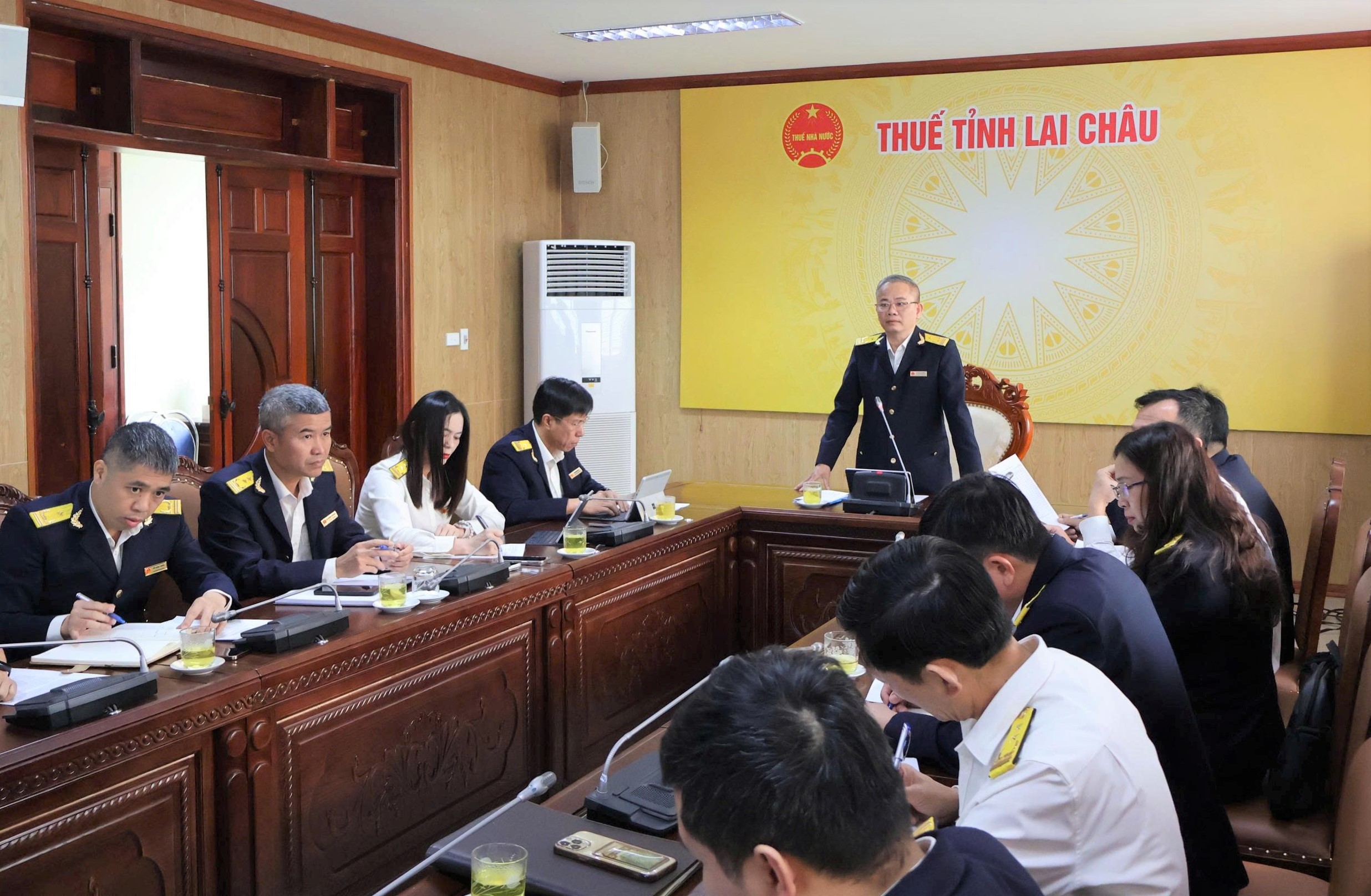 Thuế tỉnh Lai Châu tăng cường hỗ trợ doanh nghiệp đợt cao điểm quyết toán thuế 2025