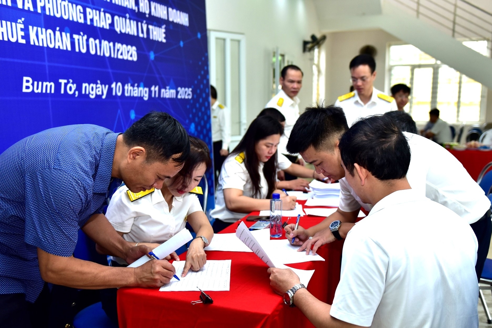 Thuế tỉnh Lai Châu tăng cường hỗ trợ doanh nghiệp đợt cao điểm quyết toán thuế 2025