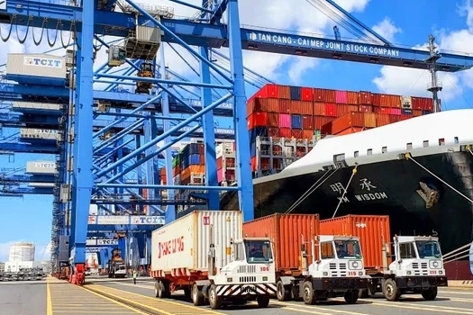 TP. Hồ Chí Minh: Xuất khẩu cán mốc gần 15 tỷ USD