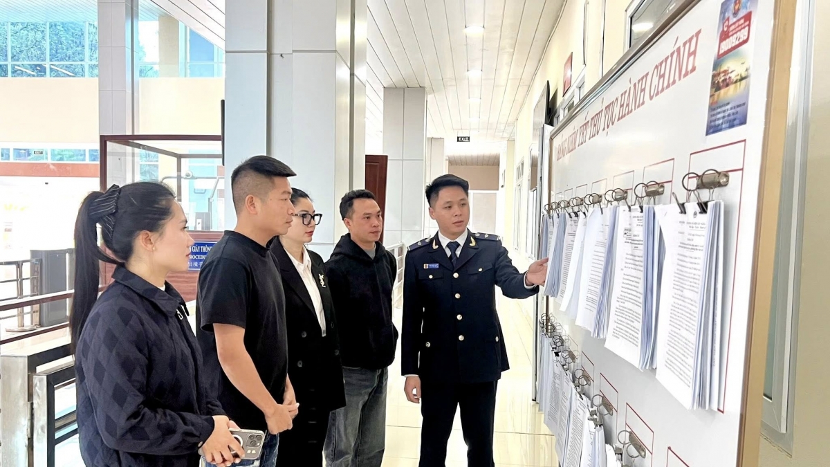 Hải quan cửa khẩu quốc tế Trà Lĩnh tăng cường tuyên truyền pháp luật cho doanh nghiệp